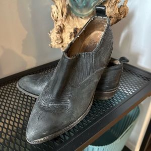 Frye billy shootie cowboy style short boot